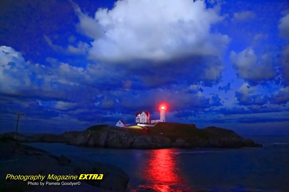 nubble light house at night g